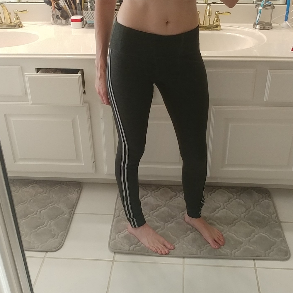 Spiritual Gangster dark grey leggings